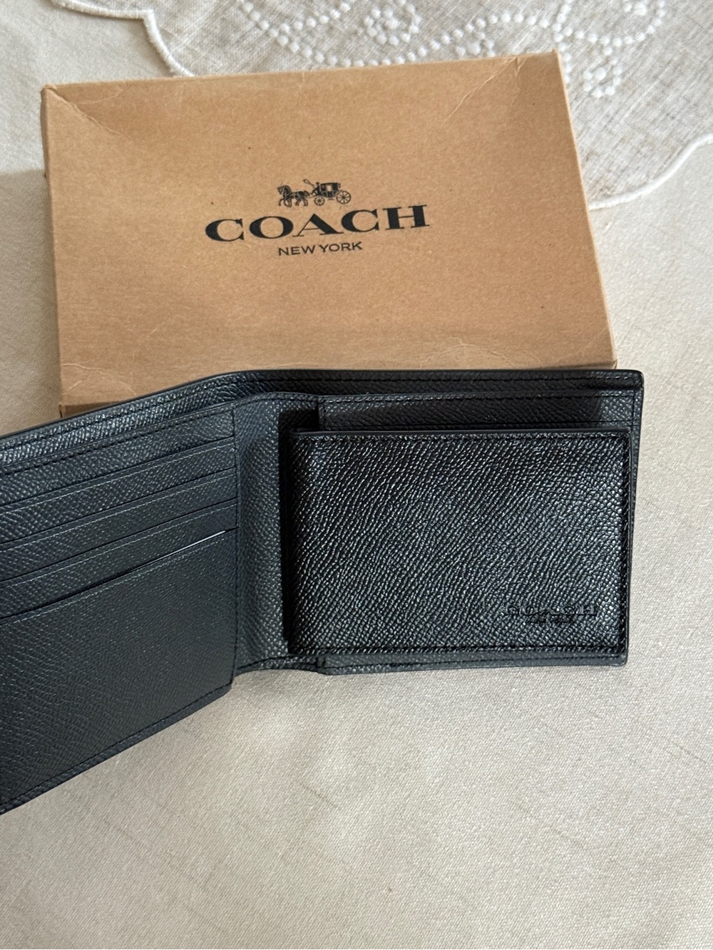 Coach Black Textured Leather Bi-Fold Card & Key Holder - Picture 4 of 10